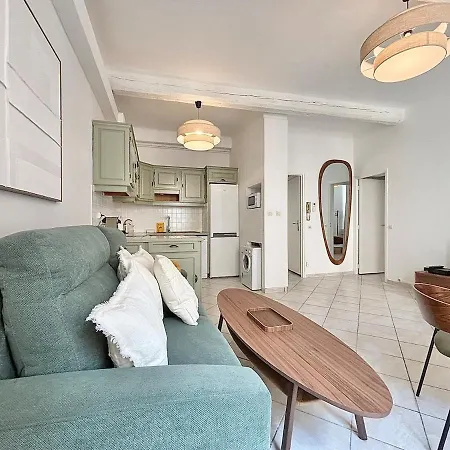 2 Bedrooms - 11ca * Cannes